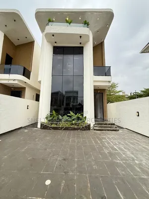 5bdrm Duplex in Chevron for sale