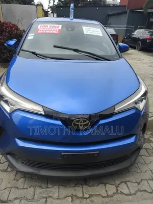 Toyota C-HR XLE FWD Sport Utility (2.0L 4cyl 2AM) 2018 Blue