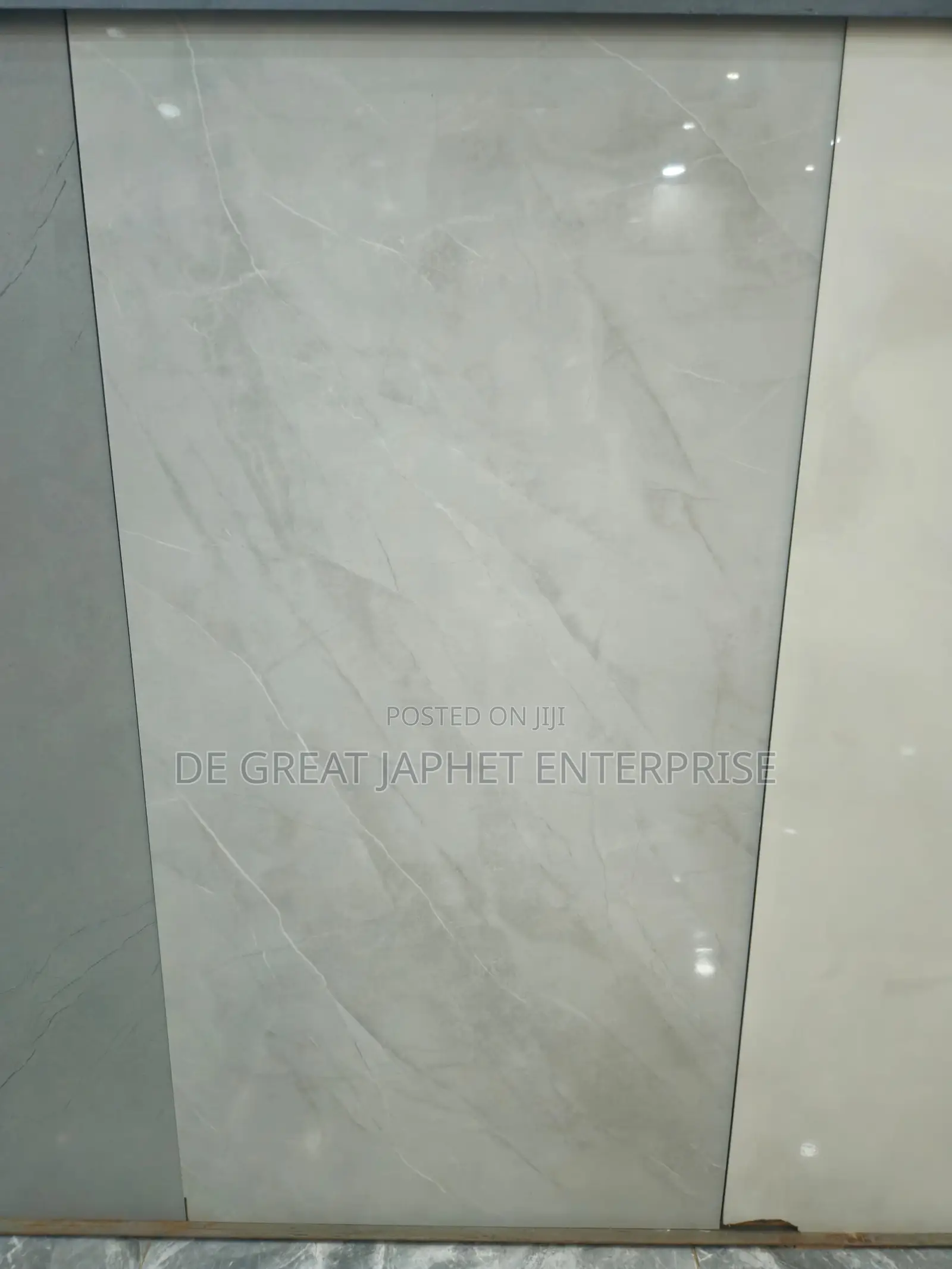 Wall Tiles Grossly