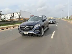 Mercedes-Benz GLE-Class GLE 350d 4MATIC 2018 Blue
