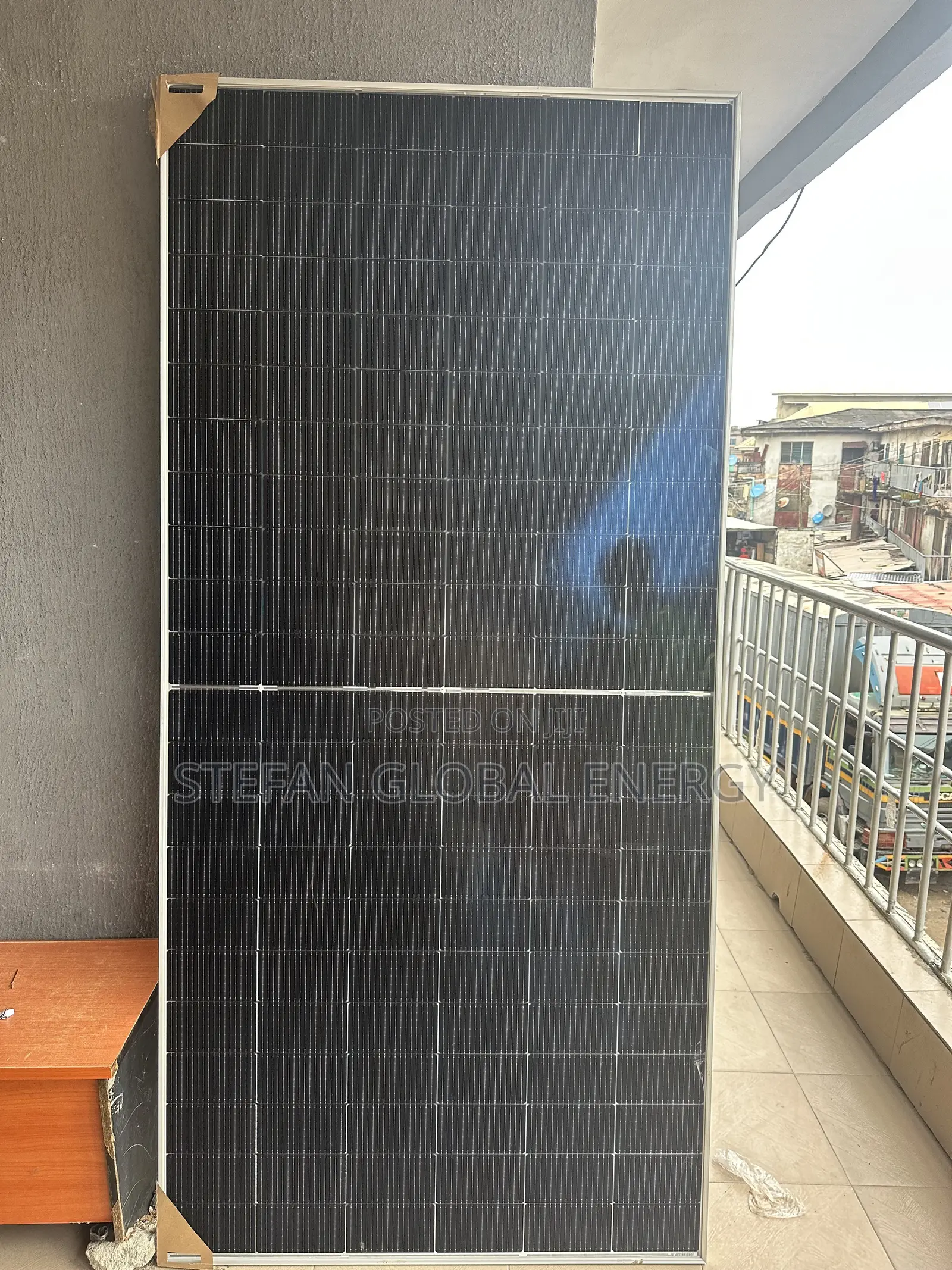 600w Grade a Jinko Bifercial Panel