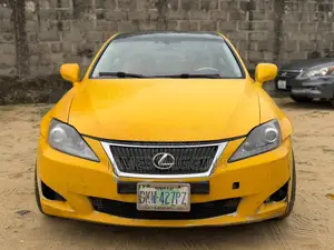 Lexus IS 2009 Yellow