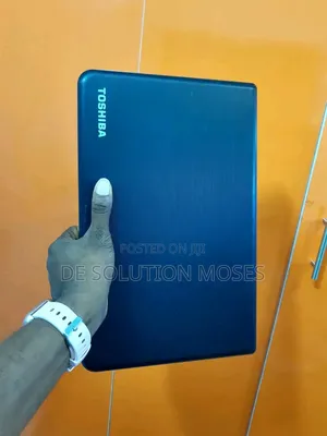 Laptop Toshiba Satellite C50A 4GB Intel Core i3 HDD 32GB