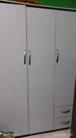 Standard 3-Door Wardrobe X3