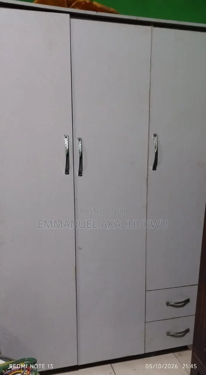 Standard 3-Door Wardrobe X3