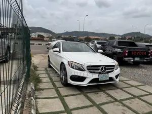 Mercedes-Benz C300 Base Sedan RWD (2.0L 4cyl 7A) 2016 White