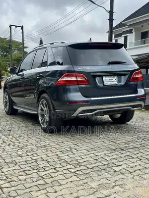 Mercedes-Benz M Class ML350 4MATIC 4dr SUV AWD (3.5L 6cyl 7A) 2014 Gray