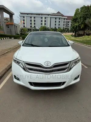 Toyota Venza LE AWD V6 2013 White
