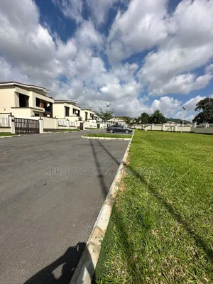 4bdrm Duplex in In An Estate for sale