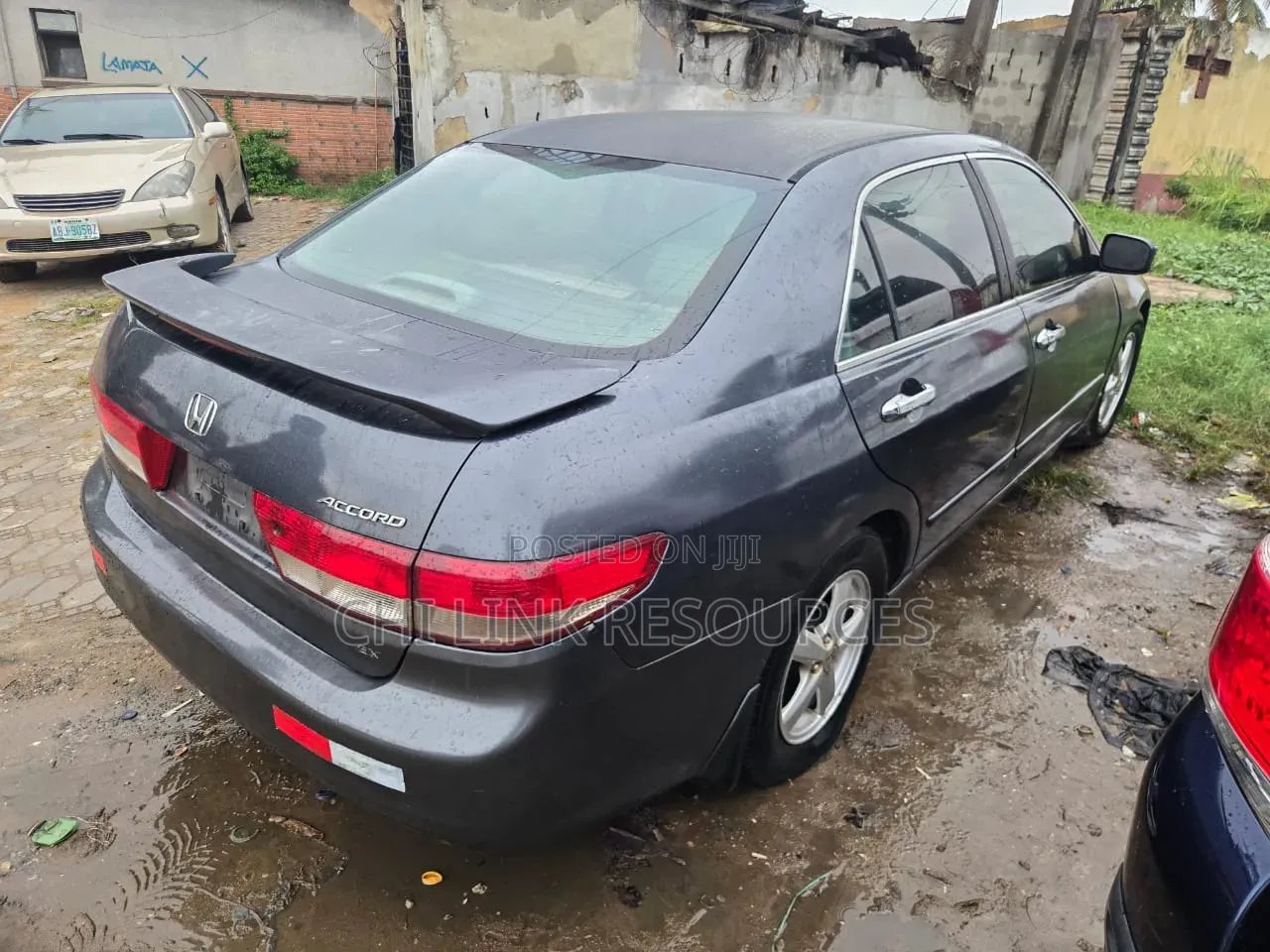 Honda Accord 2004 Gray