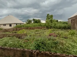 3bdrm Apartment in Usmanty Properties, Ilorin South for sale