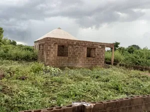 3bdrm Apartment in Usmanty Properties, Ilorin South for sale