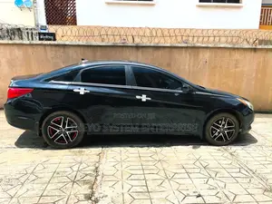 Hyundai Sonata SE Sedan FWD (2.4L 4cyl 6A) 2012 Black
