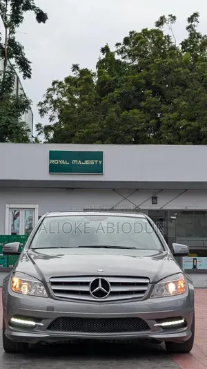 Mercedes-Benz C300 2009 Gray