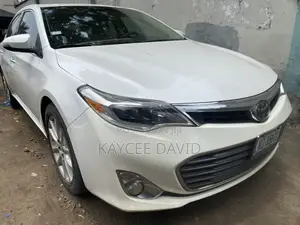 Toyota Avalon Limited Sedan FWD (3.5L 6cyl 6A) 2013 White