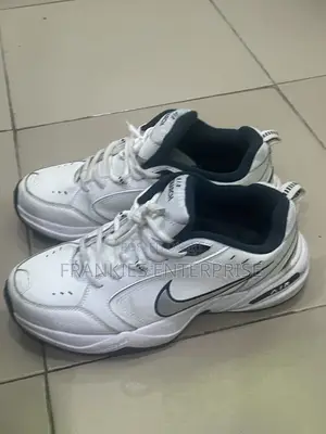 Nike Air Monarch IV