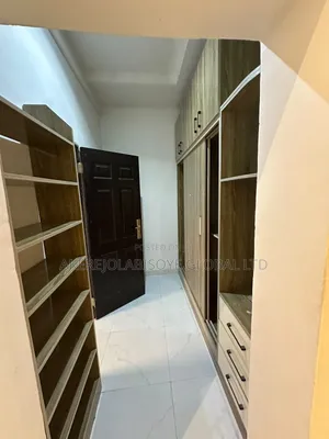 4bdrm Duplex in In An Estate for rent