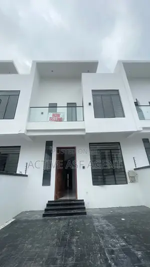 4bdrm Townhouse/Terrace in In A Gated And, Ikota for sale