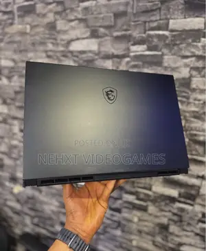 Laptop MSI Stealth 16 AI Studio 32GB Intel Core Ultra 9 SSD 1T