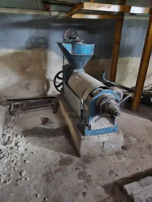 700 - 850kg/H Screw Oil Press / Expeller Machine