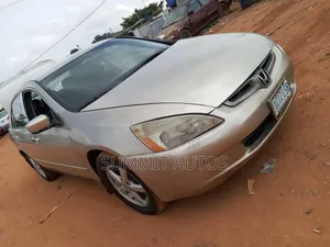 Honda Accord 2003 Gold