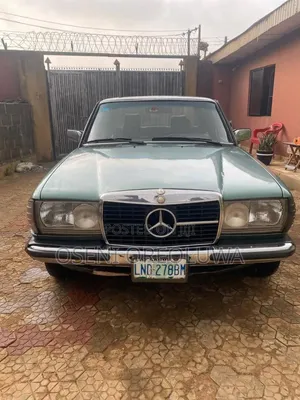 Mercedes-Benz 200 1990 Green