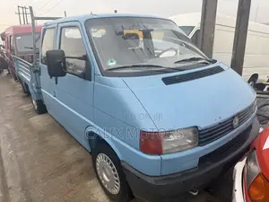Foreign Used Volkswagen T4 Double Cabin Pick Up Truck.