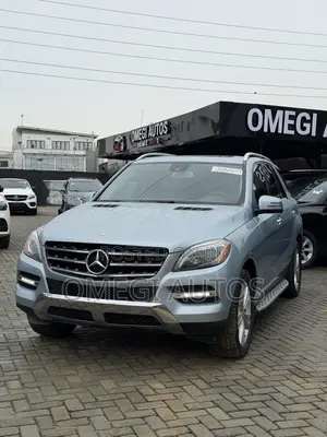 Mercedes-Benz M Class ML350 4MATIC 4dr SUV AWD (3.5L 6cyl 7A) 2015 Blue