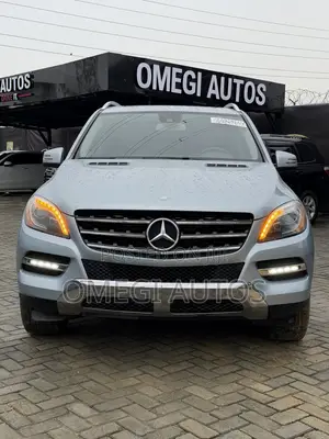 Mercedes-Benz M Class ML350 4MATIC 4dr SUV AWD (3.5L 6cyl 7A) 2015 Blue
