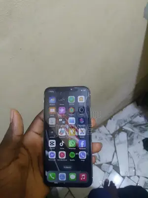 Apple iPhone X 64 GB White