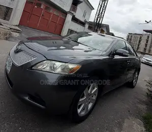 Toyota Camry XLE 4dr Sedan (2.4 4cyl 5A) 2008 Gray
