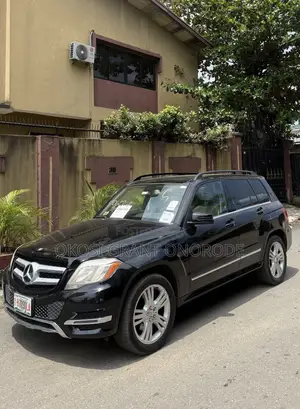 Mercedes-Benz GLK-Class Base GLK 350 4dr AWD 4MATIC (3.5L 6cyl 7A) 2015