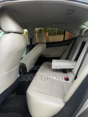Lexus IS 2014 Gold