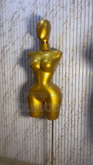 BBL Fiberglass Mannequin With Head