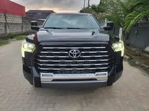 Toyota Tundra Platinum CrewMax 6.5' Bed 2023 Black
