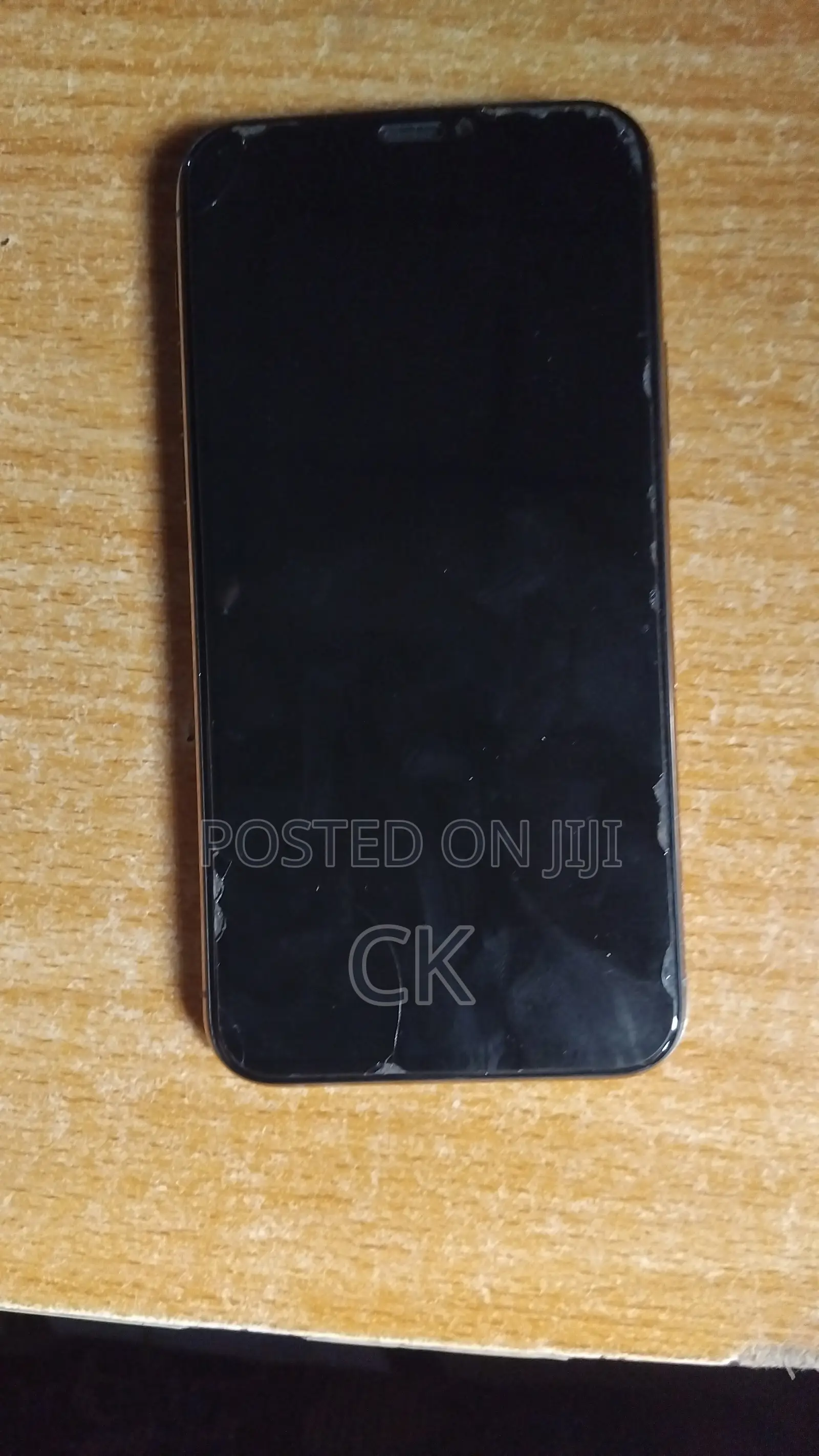 Apple iPhone 11 64 GB Gold