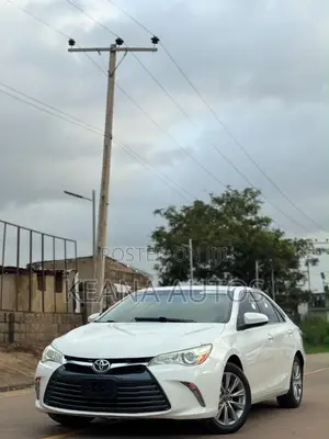 Toyota Camry XLE 4dr Sedan (2.5L 4cyl 6A) 2015 White