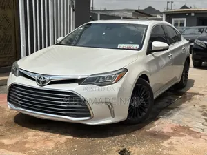 Toyota Avalon Touring FWD Sedan (3.6L 6cyl 6A) 2016 White