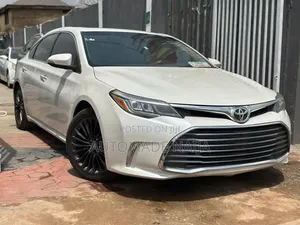 Toyota Avalon Touring FWD Sedan (3.6L 6cyl 6A) 2016 White