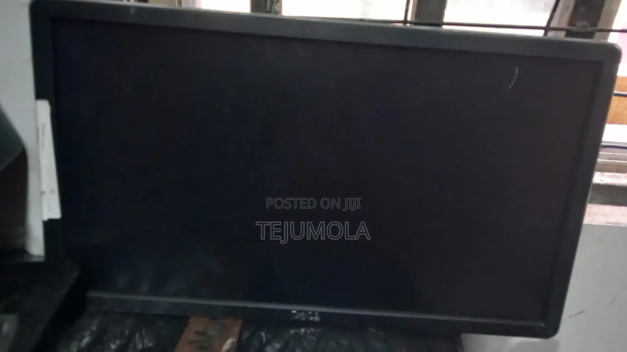 Desktop Computer Dell 1GB Nvidia HDD 128GB