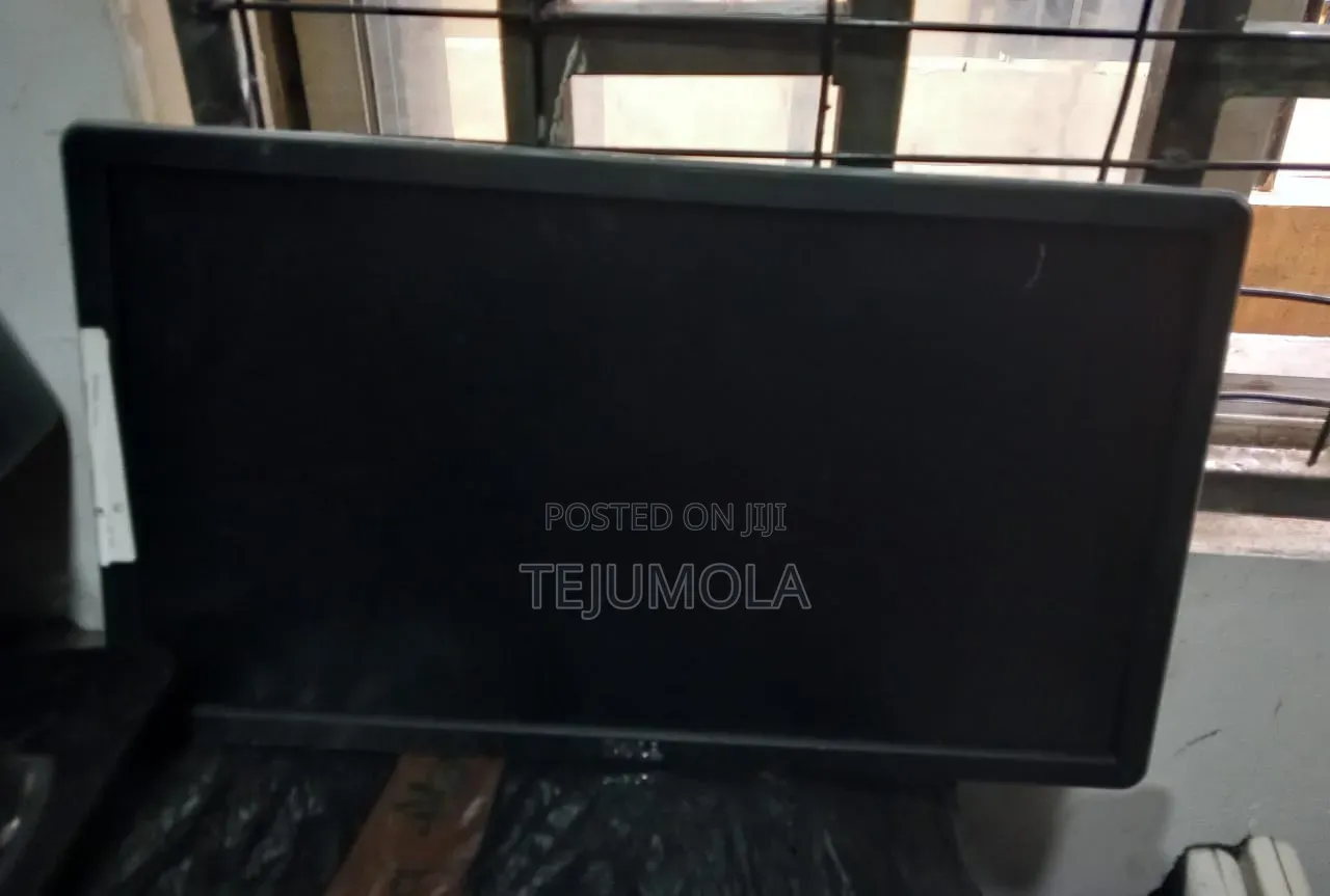 Desktop Computer Dell 1GB Nvidia HDD 128GB