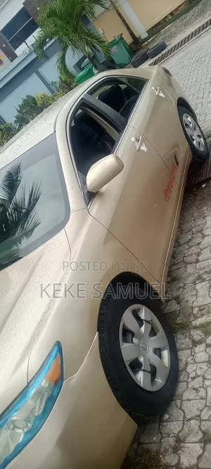 Toyota Camry 2010 Gold