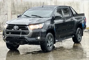 Toyota Hilux 2025 Black