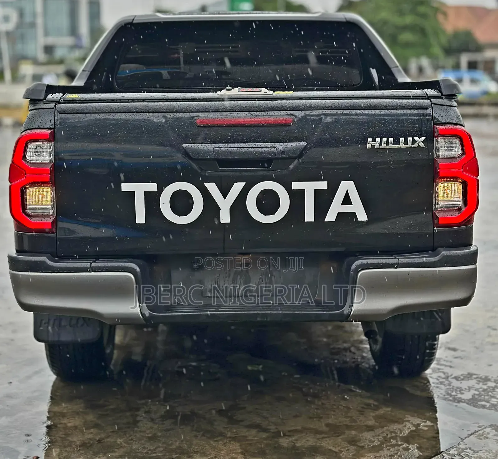 Toyota Hilux 2025 Black