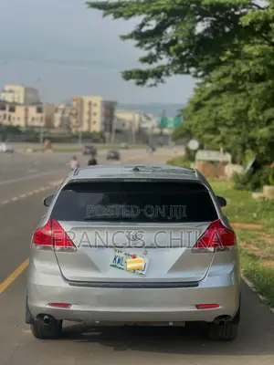 Toyota Venza 2010 Silver