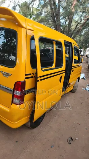 Suzuki Every 2008 Yellow