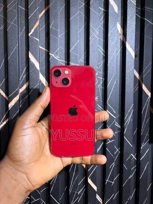Apple iPhone 13 128 GB Red