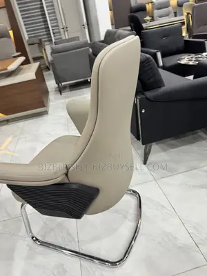Modern Executive Visitor Chair