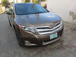 Toyota Venza AWD 2010 Brown