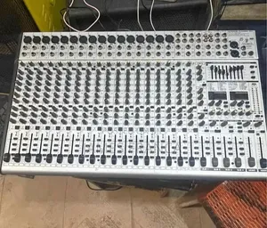 20 Channels Behringer Mixer With EQ